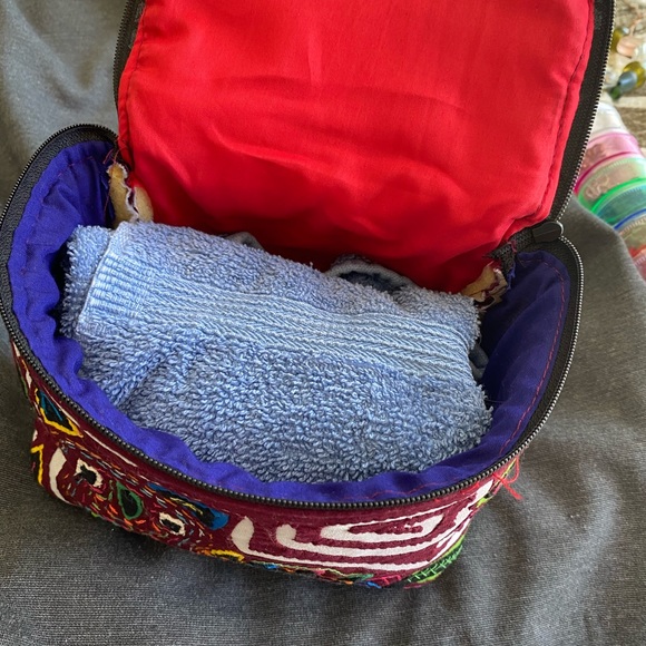 Artisan handquilted pouch from Peru - Picture 3 of 6